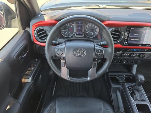 Used 2020 Toyota Tacoma TRD Sport w/ TRD Premium Sport Package AWD/4WD image 14