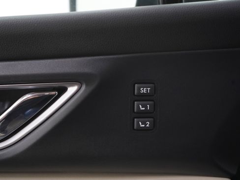 Used 2022 Subaru Ascent Limited image 24