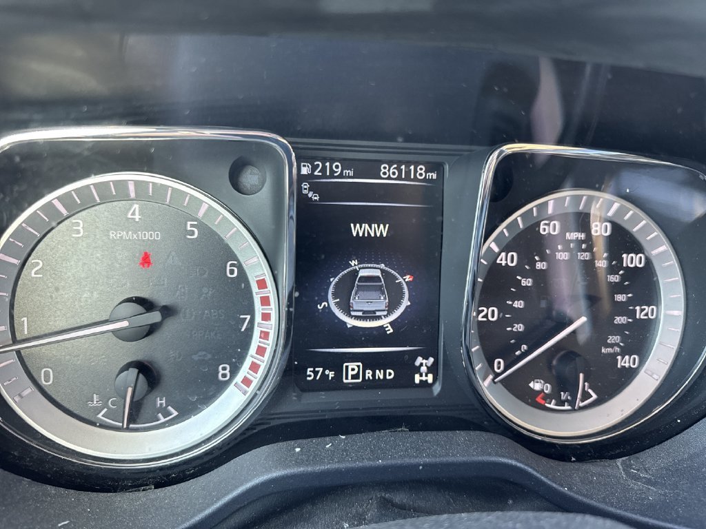 Used 2017 Nissan Titan SV AWD/4WD image 12