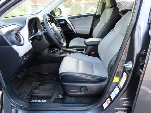 Used 2018 Toyota RAV4 Limited w/ Advanced Technology Package image 15