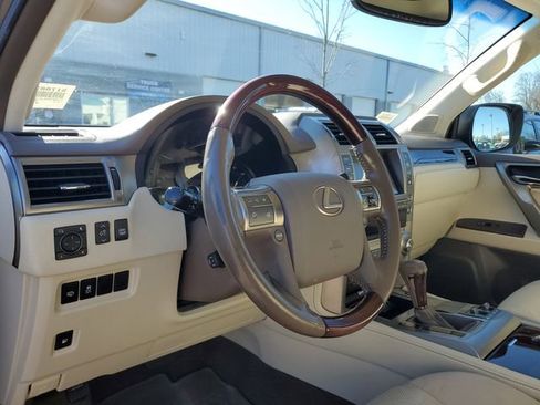 Used 2018 Lexus GX 460 image 22