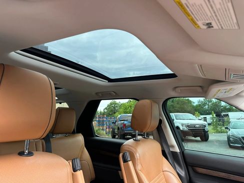 Used 2020 Land Rover Discovery HSE AWD/4WD image 22
