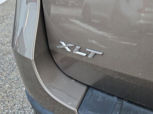 Used 2021 Ford Explorer XLT w/ Equipment Group 202A image 12