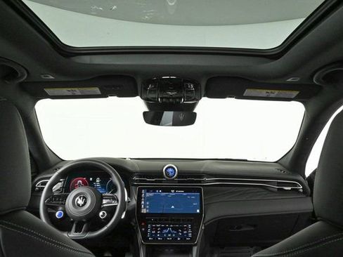 New 2025 Maserati Grecale Folgore image 19