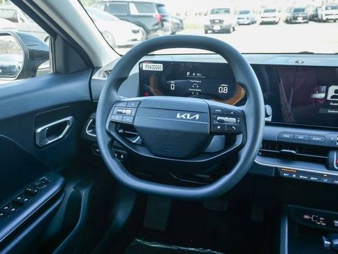 New 2026 Kia K4 LX image 18