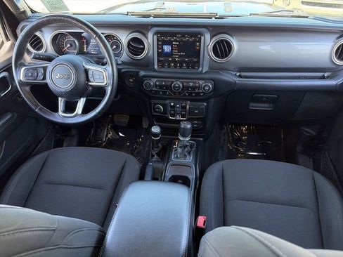 Used 2019 Jeep Wrangler Unlimited Sahara image 17