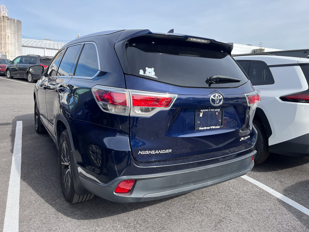 Used 2016 Toyota Highlander XLE AWD/4WD image 4