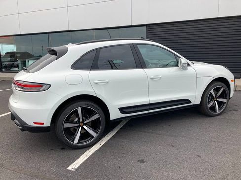 Used 2025 Porsche Macan image 14