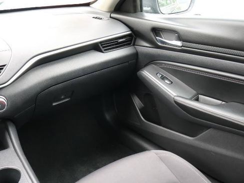 Used 2020 Nissan Altima 2.5 S FWD image 18