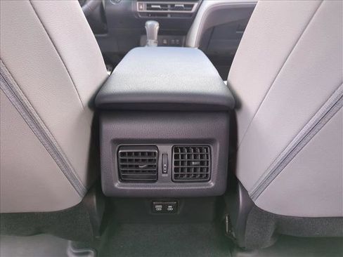 Used 2025 Toyota Camry SE FWD image 16