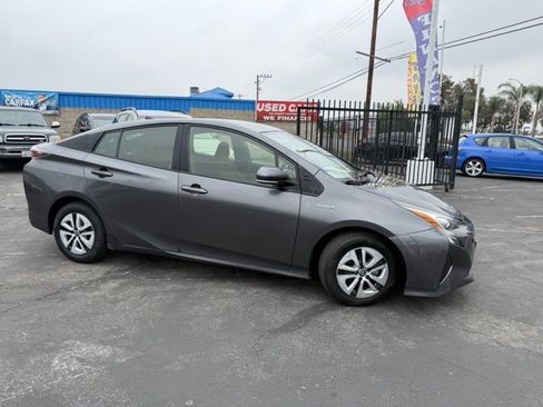 Used 2017 Toyota Prius Two w/ Prius Two Safety Plus Package FWD image 7