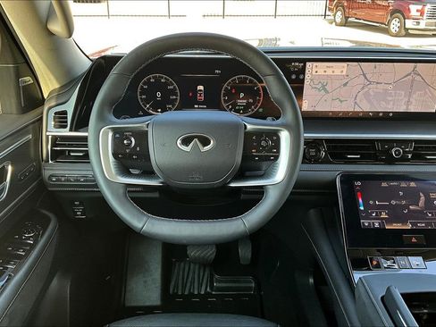 Certified 2025 INFINITI QX80 Luxe image 7