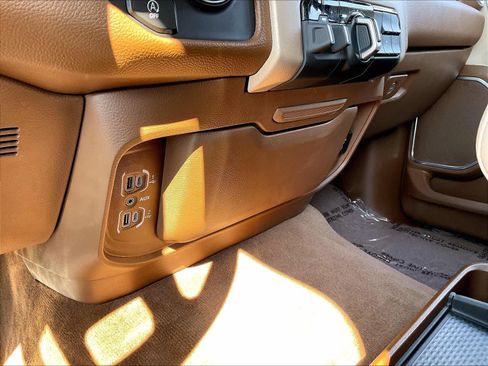 Used 2021 RAM 1500 Laramie AWD/4WD image 36