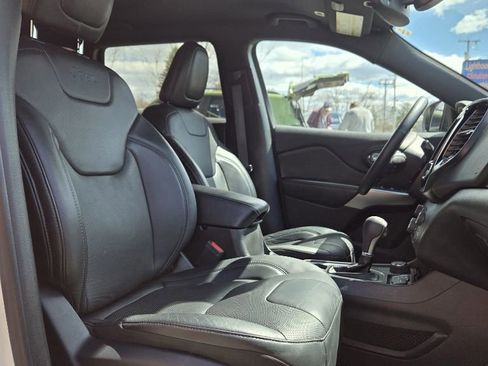 Used 2019 Jeep Cherokee High Altitude AWD/4WD image 13