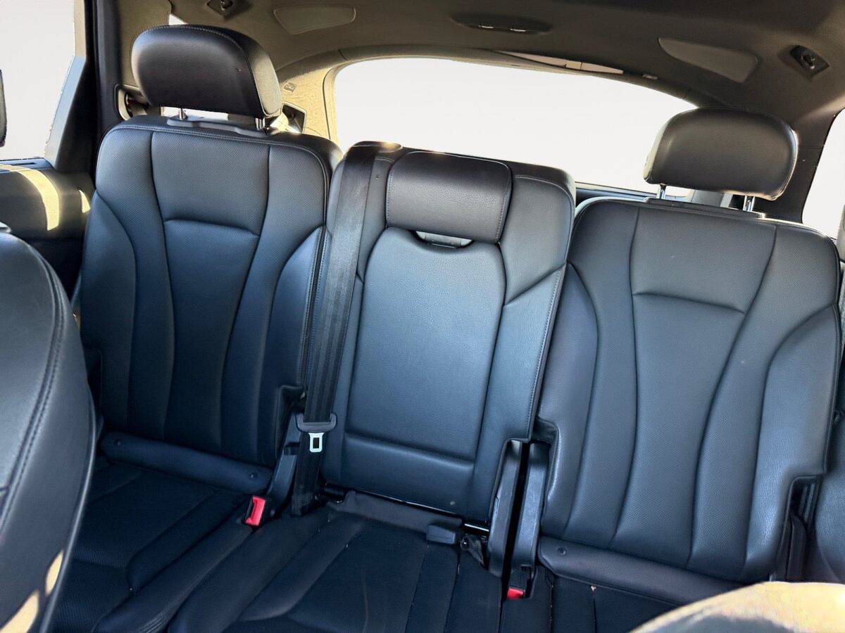 Used 2018 Audi Q7 3.0T Prestige AWD/4WD image 13