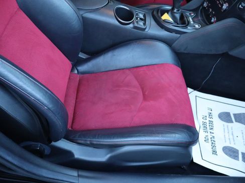 Used 2020 Nissan 370Z NISMO image 28