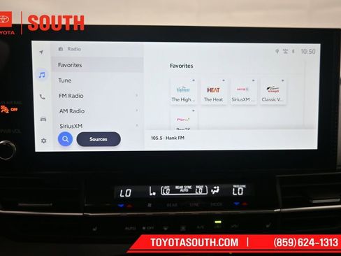 Used 2025 Toyota Sienna XLE FWD image 14