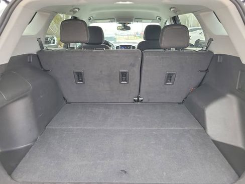 Used 2024 GMC Terrain SLE image 9