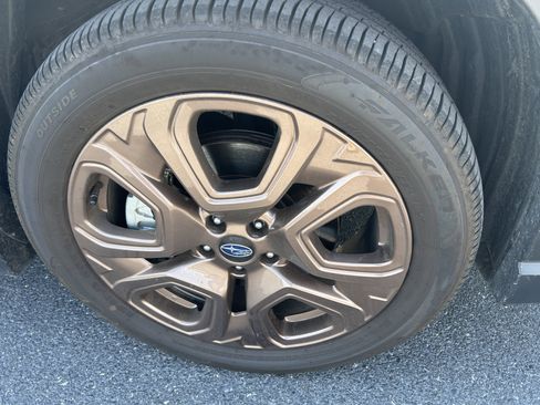 Certified 2025 Subaru Ascent Bronze Edition image 12