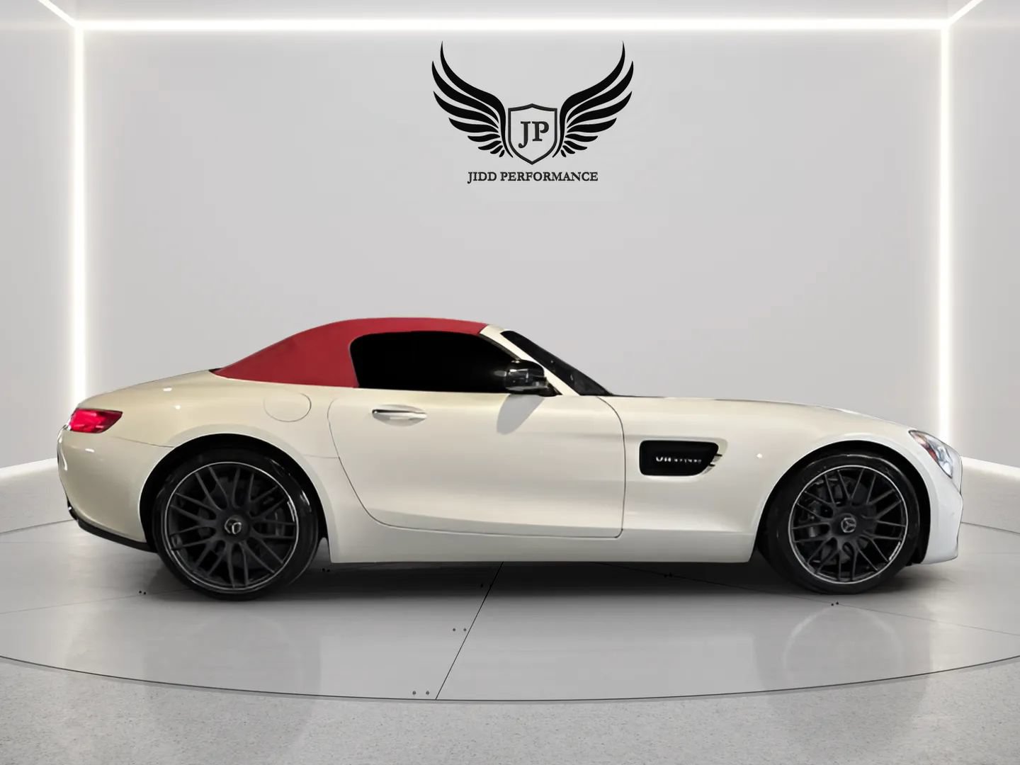 Used 2018 Mercedes-Benz AMG GT Roadster image 15