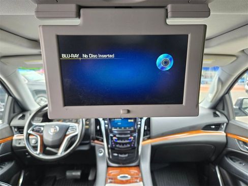 Used 2015 Cadillac Escalade ESV Premium image 9