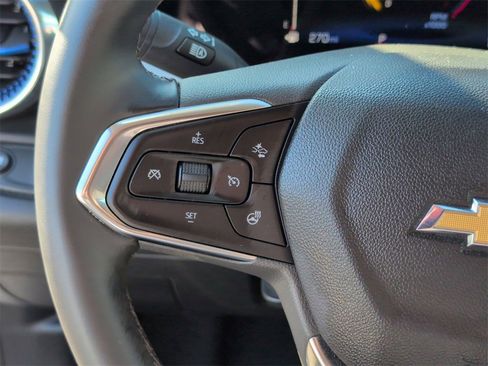 Used 2025 Chevrolet Trax LT w/ LT Convenience Package image 20