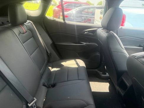 Used 2025 Chevrolet Trax RS w/ Sunroof Package FWD image 7