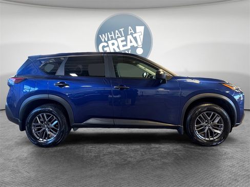 Used 2023 Nissan Rogue S image 2