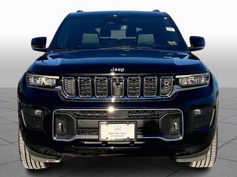 Used 2025 Jeep Grand Cherokee L Overland w/ Advanced Protech Group III image 4