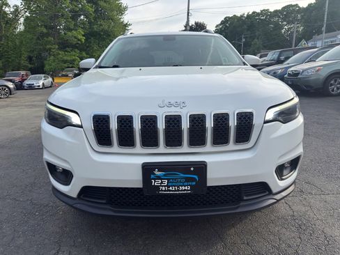 Used 2019 Jeep Cherokee Latitude Plus w/ Comfort/Convenience Group AWD/4WD image 2