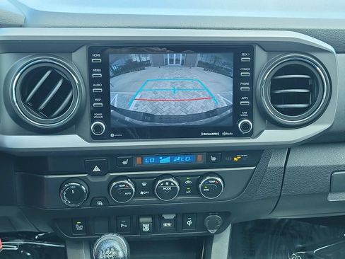 Used 2021 Toyota Tacoma TRD Off-Road w/ TRD Premium Off Road Package AWD/4WD image 20