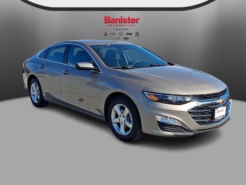 Used 2023 Chevrolet Malibu LT FWD image 3