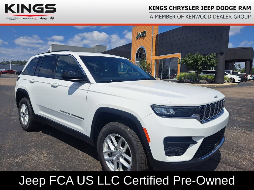 Certified 2025 Jeep Grand Cherokee Laredo X AWD/4WD image 1