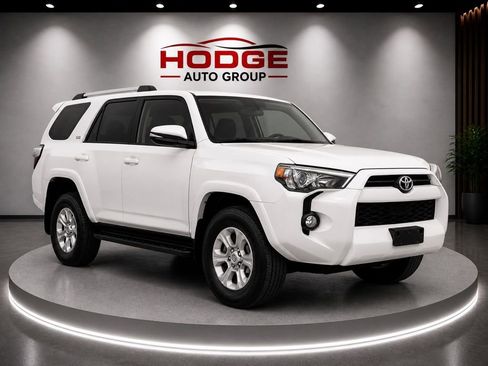 Used 2020 Toyota 4Runner SR5 Premium AWD/4WD image 3