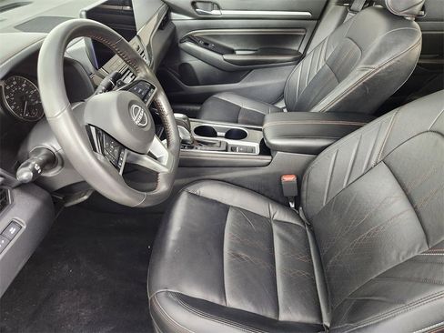 Used 2023 Nissan Altima 2.5 SR w/ SR Premium Package image 11