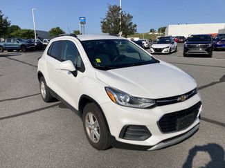 Used 2022 Chevrolet Trax LT w/ LT Convenience Package image 1