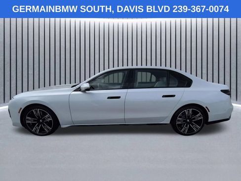 Certified 2025 BMW 760i xDrive AWD/4WD image 8