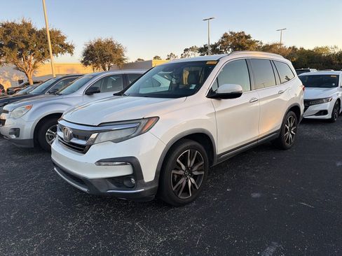 Used 2019 Honda Pilot Touring image 3