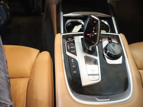 Used 2017 BMW 740i RWD image 23