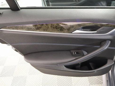 Used 2019 BMW 530i xDrive w/ M Sport Package AWD/4WD image 18