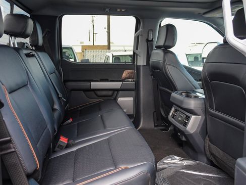 New 2026 Ford F250 Lariat w/ Black Appearance Package image 18