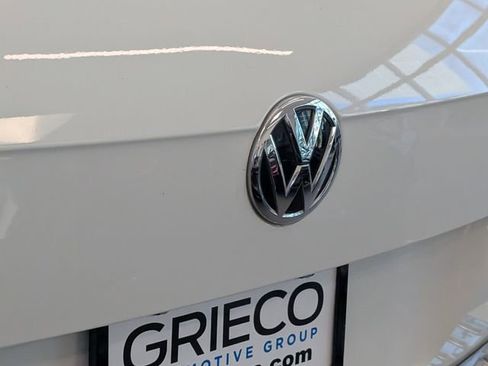 Used 2019 Volkswagen Tiguan SE image 11