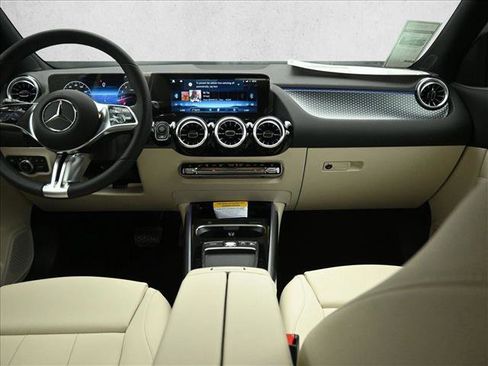 Certified 2026 Mercedes-Benz GLA 250 4MATIC image 21