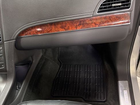 Used 2019 Lincoln MKT AWD image 34