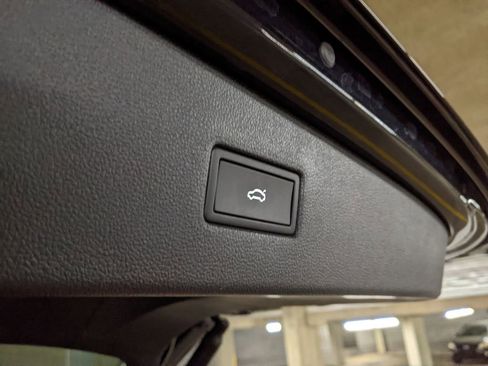 Certified 2022 Volkswagen Tiguan SE R-Line image 29