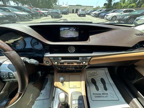 Used 2018 Lexus ES 350 w/ Premier Package FWD image 10