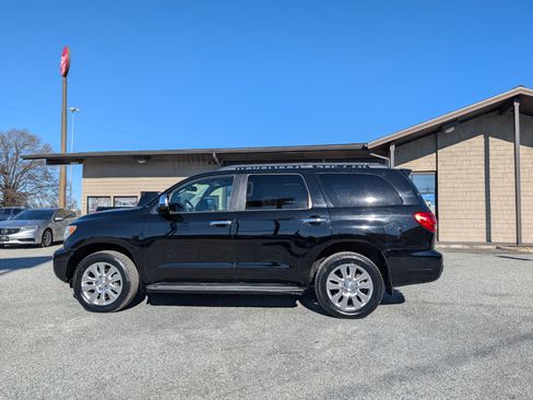 Used 2011 Toyota Sequoia Platinum image 11