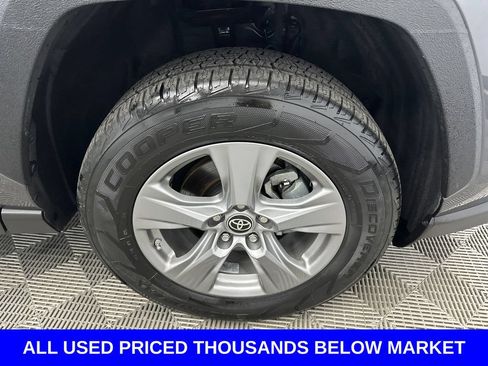 Used 2022 Toyota RAV4 LE AWD/4WD image 12