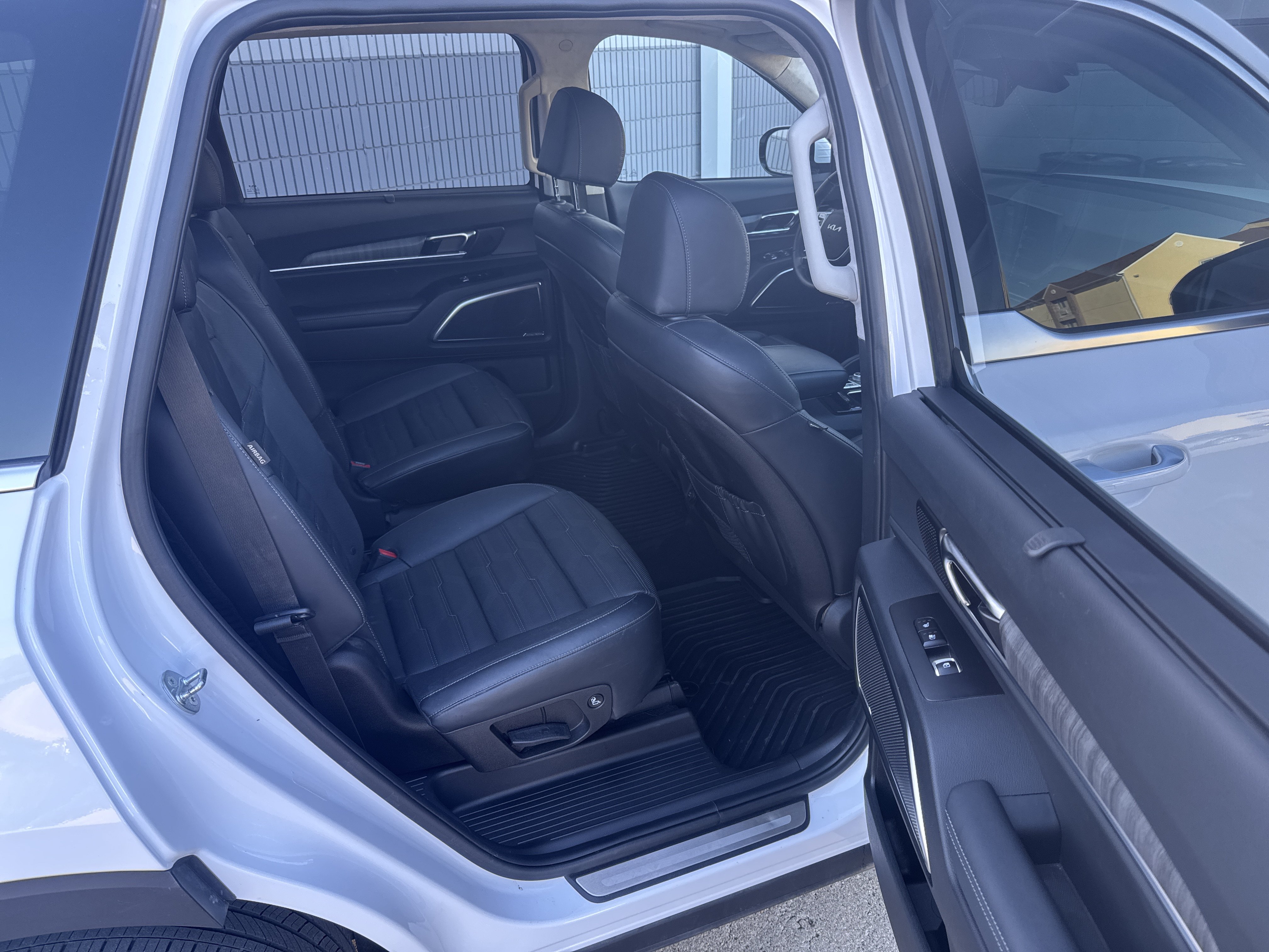 Used 2023 Kia Telluride SX Prestige AWD/4WD image 7