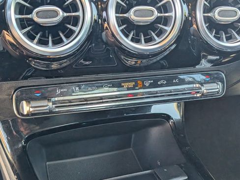Used 2020 Mercedes-Benz CLA 250 w/ Premium Package image 28